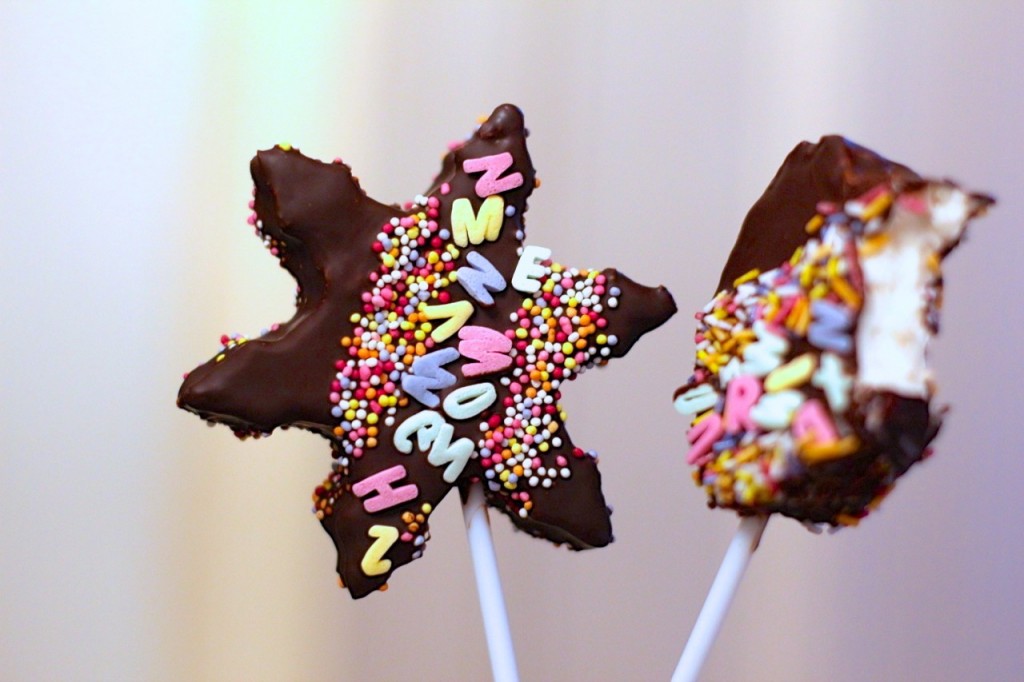 » Chocolate marshmallow pops!