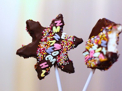 Chocolate marshmallow pops!
